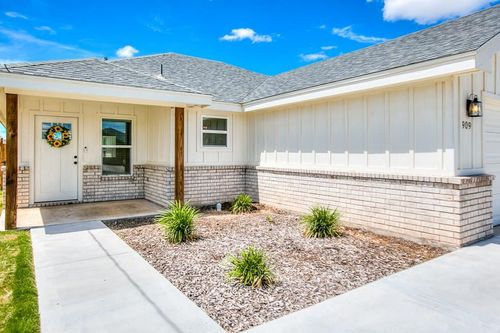 909 E 39th St, San Angelo, TX, 76903-1939 | Card Image