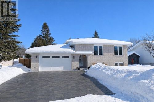 64 Prevost St N, Azilda, ON, P0M1B0 | Card Image