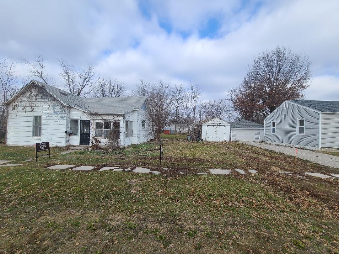 Booth St, Centralia, MO 65240