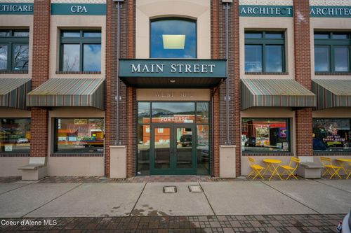 8052 W Main St, Rathdrum, ID, 83858-4916 | Card Image