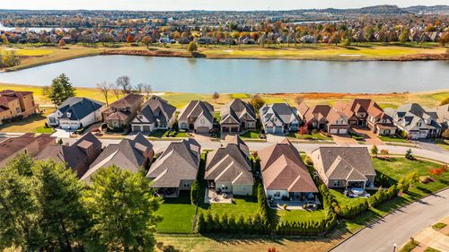 901 Fairington Pvt Way, Gallatin, TN, 37066-4571 | Card Image