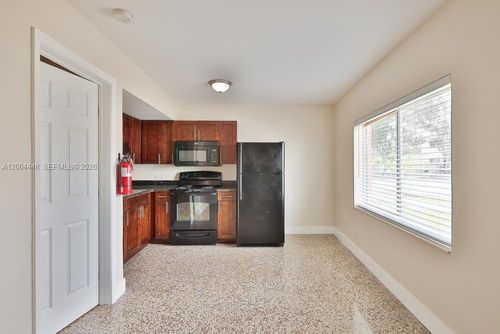 2-6001 Nw 14th Ave, Miami, FL, 33142-8102 | Card Image