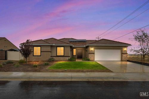 4825 Shelby Lynn Ave, Bakersfield, CA, 93306-7397 | Card Image