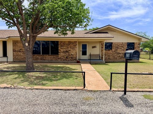 305 S Cleveland Ave, Aspermont, TX, 79502-2009 | Card Image
