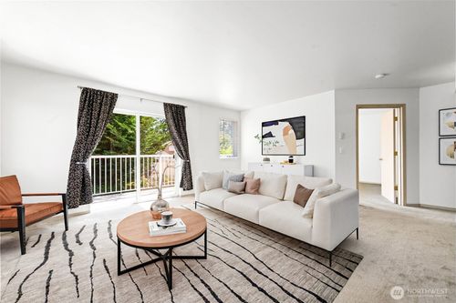 apt-203-11532 15th Ave Ne, Seattle, WA, 98125-6353 | Card Image