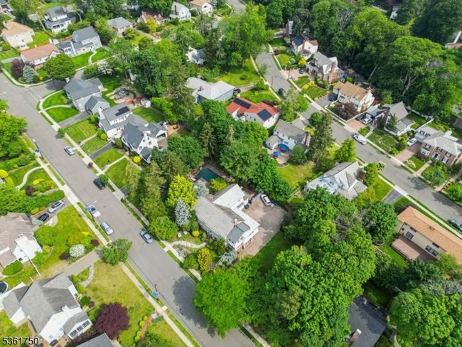 27 Fairway Dr, House other with 7 bedrooms, 5 bathrooms and null parking in West Orange NJ | Image 48
