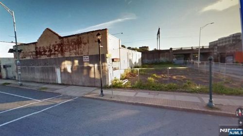 411 Main St, East Orange, NJ, 07018-3209 | Card Image