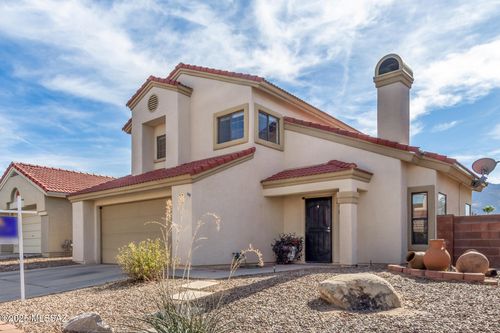681 W Mountain Ridge Dr, Oro Valley, AZ, 85737-9017 | Card Image
