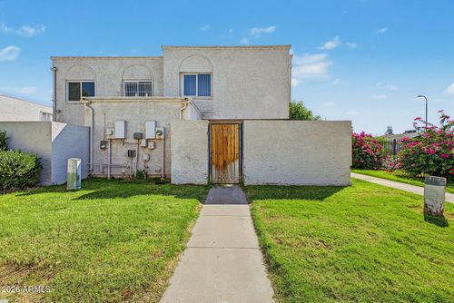 5204 N 42nd Ln, Phoenix, AZ, 85019-2401 | Card Image