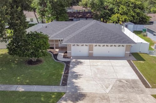 810 Ridge Ave, WILDWOOD, FL, 34785-3543 | Card Image