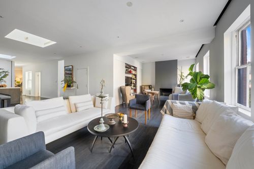 4-12 W 10th St, New York, NY, 10011-8446 | Card Image