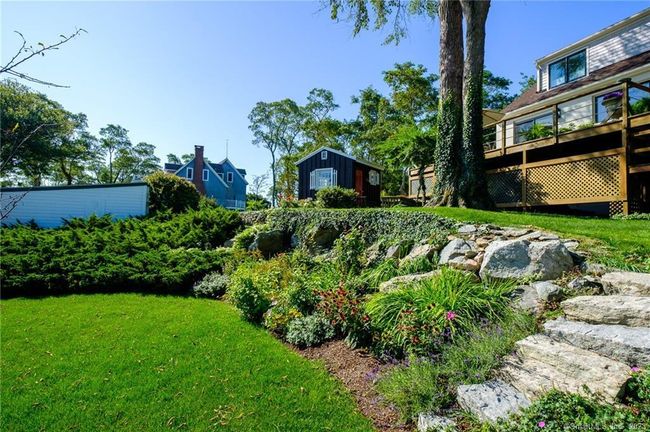 Meticulously maintained grounds | Image 5
