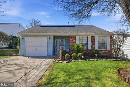 9 Deep Hollow Ln N, Columbus, NJ, 08022-1019 | Card Image