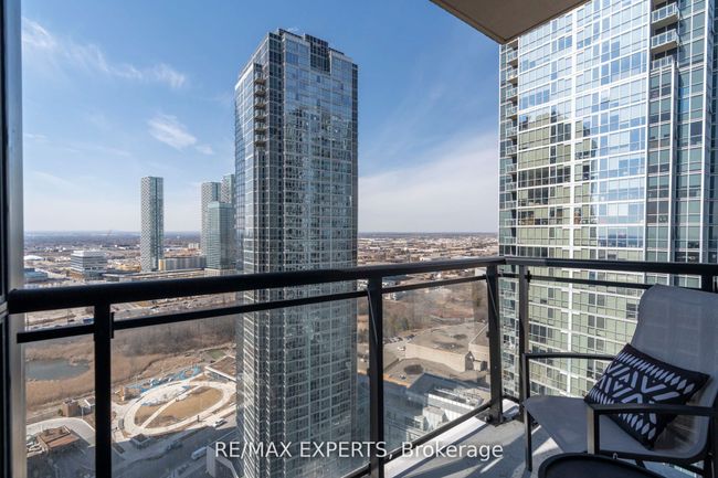 2406 - 2900 Highway 7 Road, Condo with 2 bedrooms, 2 bathrooms and null parking in Vaughan ON | Image 20