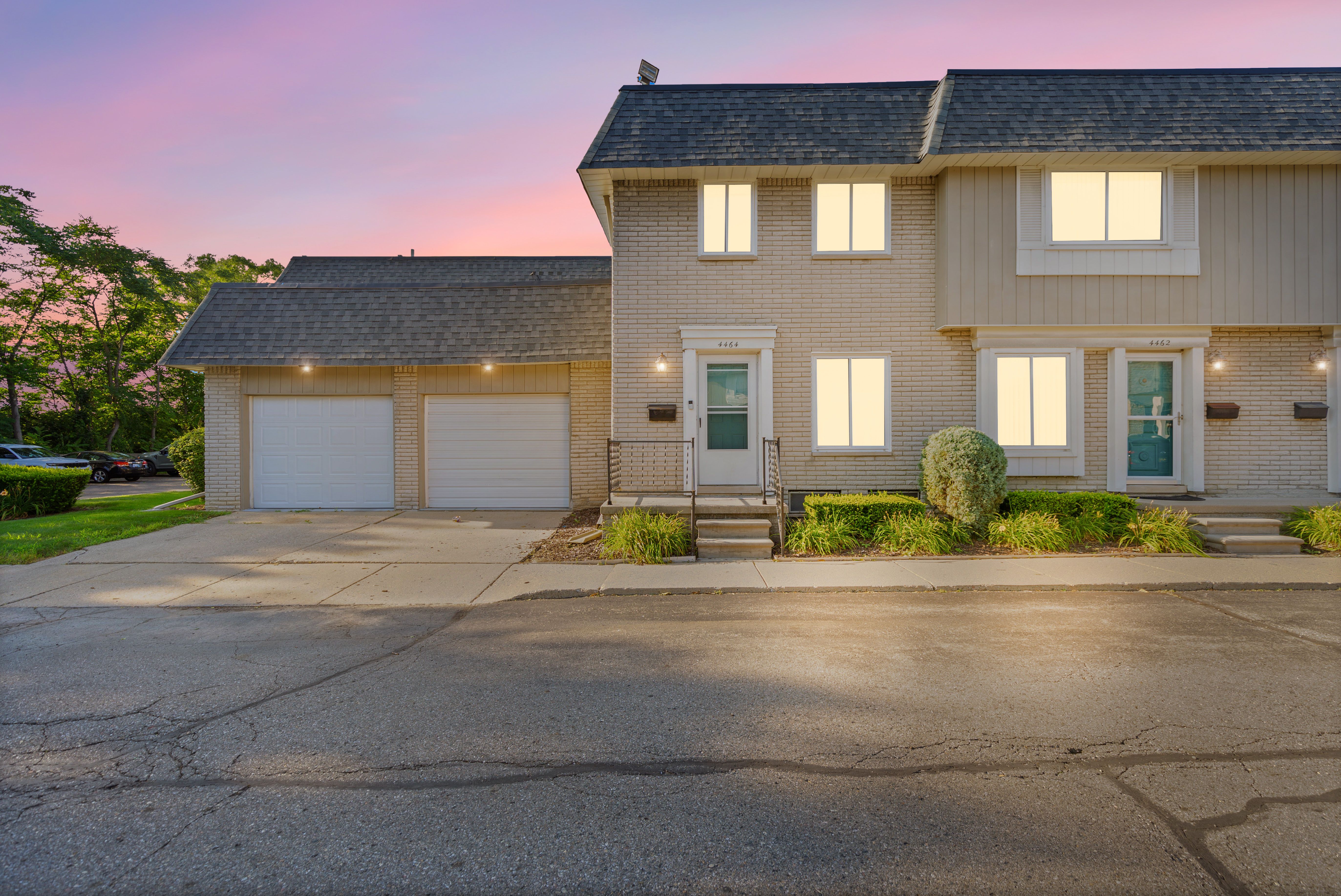 15 Mile Rd, Sterling Heights, MI 48310