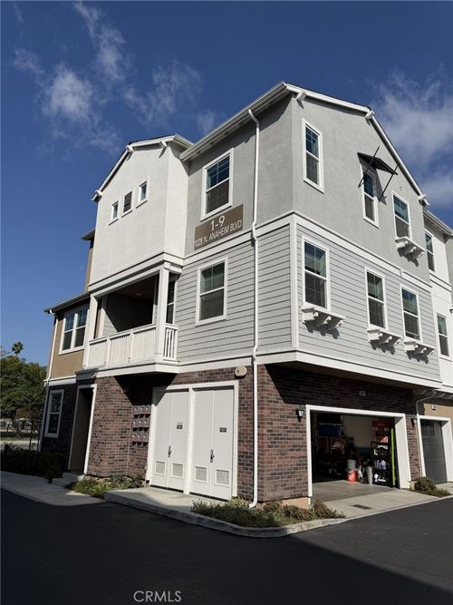 9-1028 N Anaheim Blvd, Anaheim, CA, 92801-2577 | Card Image