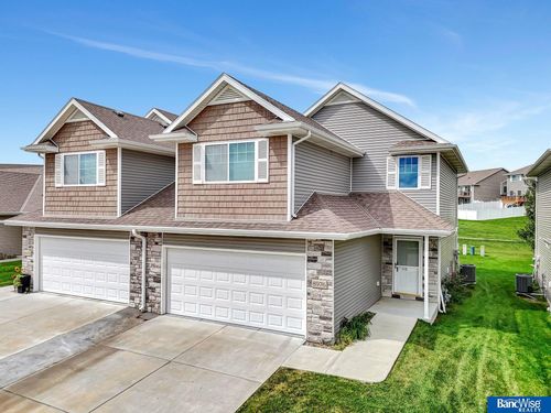 8976 Buckshot Rd, Lincoln, NE, 68507-1196 | Card Image