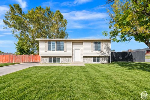 574 W 1950 N, Clinton, UT, 84015-9614 | Card Image