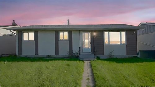 43 Ellington St, Winnipeg, MB, R2R0T6 | Card Image