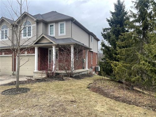 7-468 Doon Dr South, Kitchener, ON, N2P0A2 | Card Image