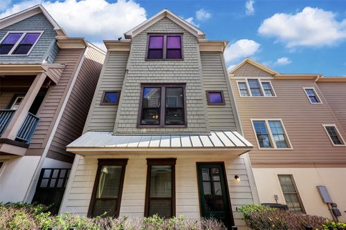 3245 Maxroy St, Houston, TX, 77008-6222 | Card Image
