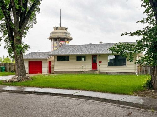220 23 St S, Lethbridge, AB, T1J3M6 | Card Image