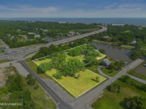 120/124 Bayview Street, Pass Christian, MS, 39571 | Card Image