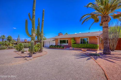 5738 E 7th Street, Tucson, AZ, 85711 | Card Image