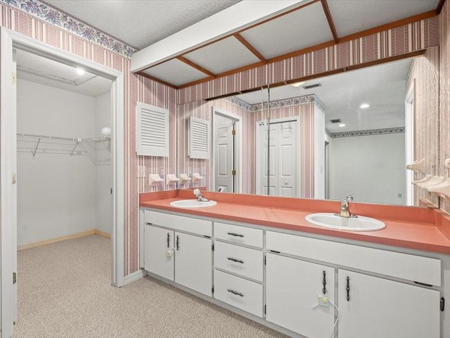 1015 Hastings Ct, House other with 3 bedrooms, 3 bathrooms and null parking in LUTZ FL | Image 20