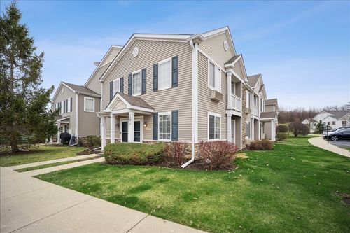 101-101 Silverstone Dr, Carpentersville, IL, 60110-1104 | Card Image