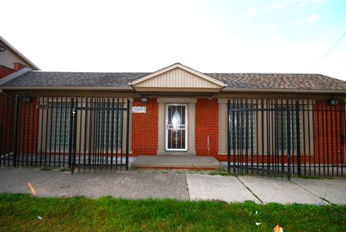 20955 W 7 Mile Rd, Detroit, MI, 48219-1904 | Card Image