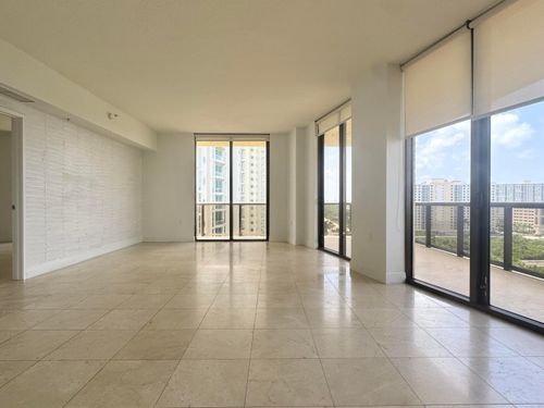 1004-16275 Collins Ave, Sunny Isles Beach, FL, 33160-4325 | Card Image