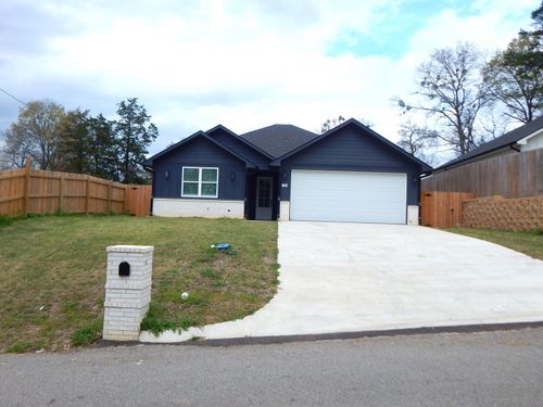 794 W Kaufman St, Gilmer, TX, 75644-2452 | Card Image