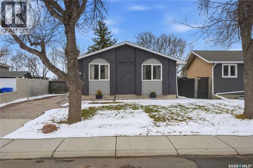 166 Magee Cres, Regina, SK, S4R6K7 | Card Image