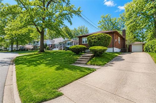 77 Acorn St, Staten Island, NY, 10306-3916 | Card Image