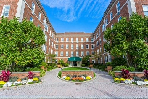404-111 7th St, Garden City, NY, 11530-5714 | Card Image