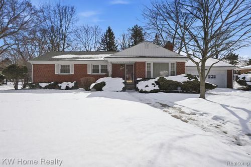 18635 San Diego Blvd, Lathrup Village, MI, 48076-3394 | Card Image