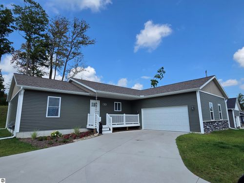 1420 Umber Dr, Traverse City, MI, 49696-8992 | Card Image
