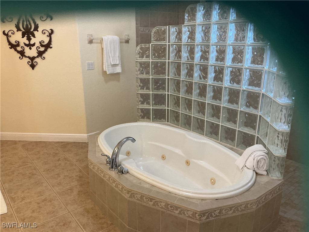 Residential in Cape Coral 4
