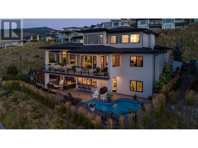 1010 Lakecrest Crt, House other with 5 bedrooms, 4 bathrooms and 7 parking in Kelowna BC | Image 2