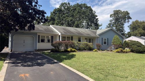 128 Rocky Point Landing Rd, Rocky Point, NY, 11778-9150 | Card Image