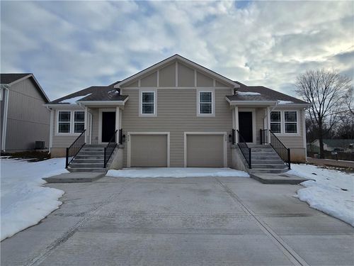 513/515 W Smith Street, Spring Hill, KS, 66083 | Card Image