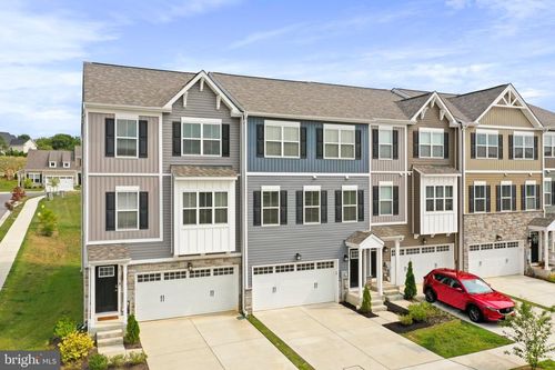 2719 Town View Cir, NEW WINDSOR, MD, 21776-8711 | Card Image