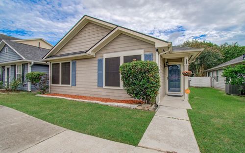10015 Farrell Dr, Houston, TX, 77070-4518 | Card Image