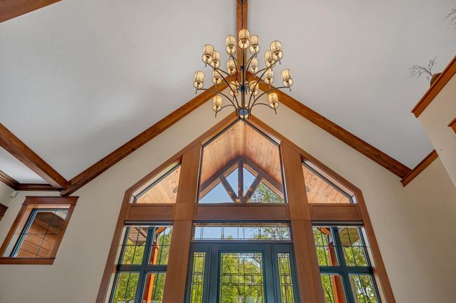 2 Story Vaulted Ceilings | Image 35