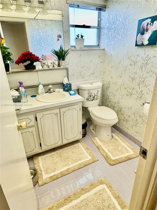 APT-503 - 619 Ne 14 Th Ave, Condo with 1 bedrooms, 2 bathrooms and null parking in Hallandale Beach FL | Image 6