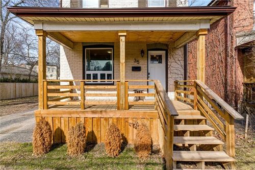35 Dundas St, Dundas, ON, L9H1A1 | Card Image