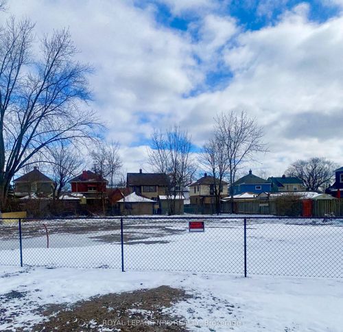 45 Riverside Dr, Welland, ON, L3C5C9 | Card Image