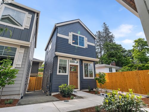 3622 Sw Vermont St, Portland, OR, 97219-1009 | Card Image