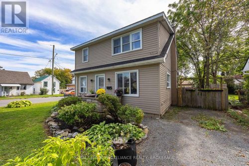2 Dunkirk Ave, Kingston, ON, K7K2H4 | Card Image